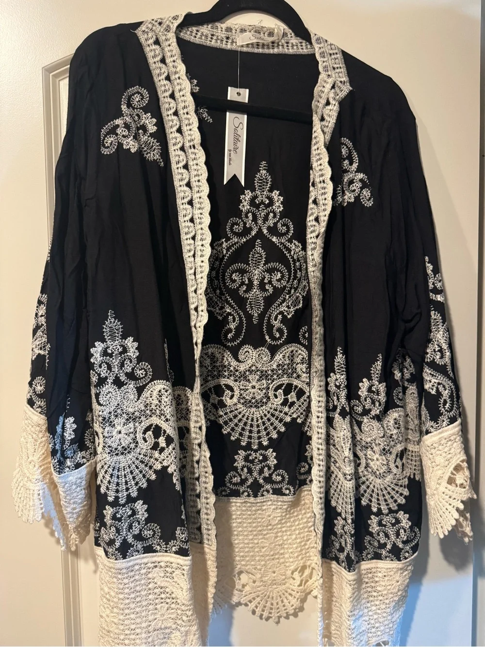 Solitaire Black White Embroidered Crochet Lace Kimono Cardigan Cover Up Size 1X